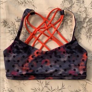 Lululemon sports bra